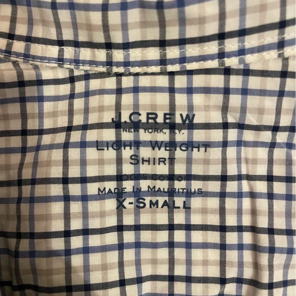 Men’s XS J.Crew Lightweight Cotton Button Down Shirt - Picture 3 of 4